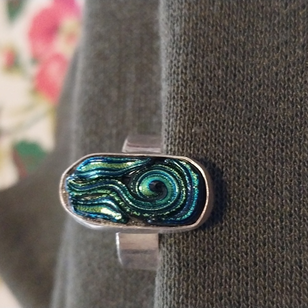 Black with green iridescent dicrondic glass adjustable sterling ring from 80s - Picture 4 of 4